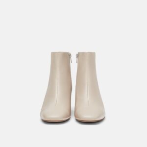 Mid-heel ankle boots with toecap
